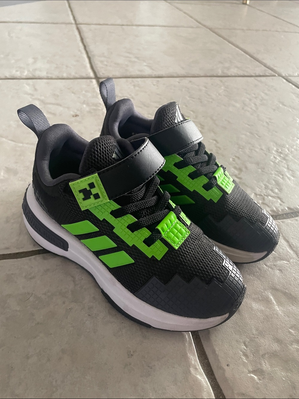 Minecraft Adidas - Picture 2 of 6